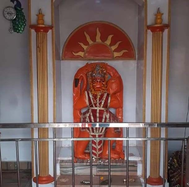 Thieves took away jewelery from Bajrangbali, people were stunned by the morning's sight