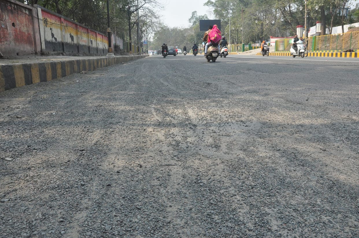damage road in jhansi