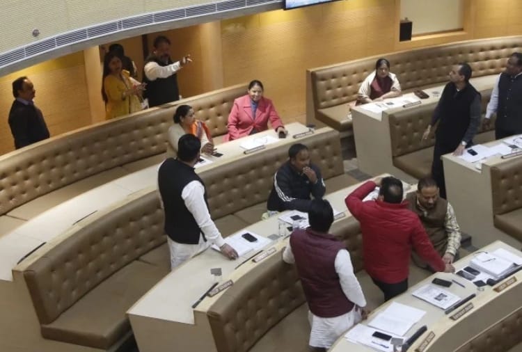500 rupees does not work madam, get three thousand per meeting
