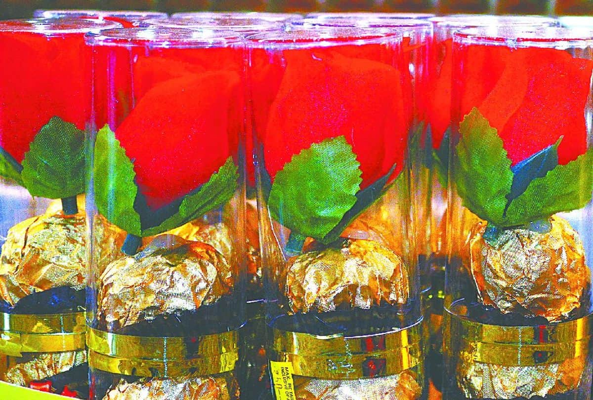 Valentine Week Chocolate Day Celebration In Agra