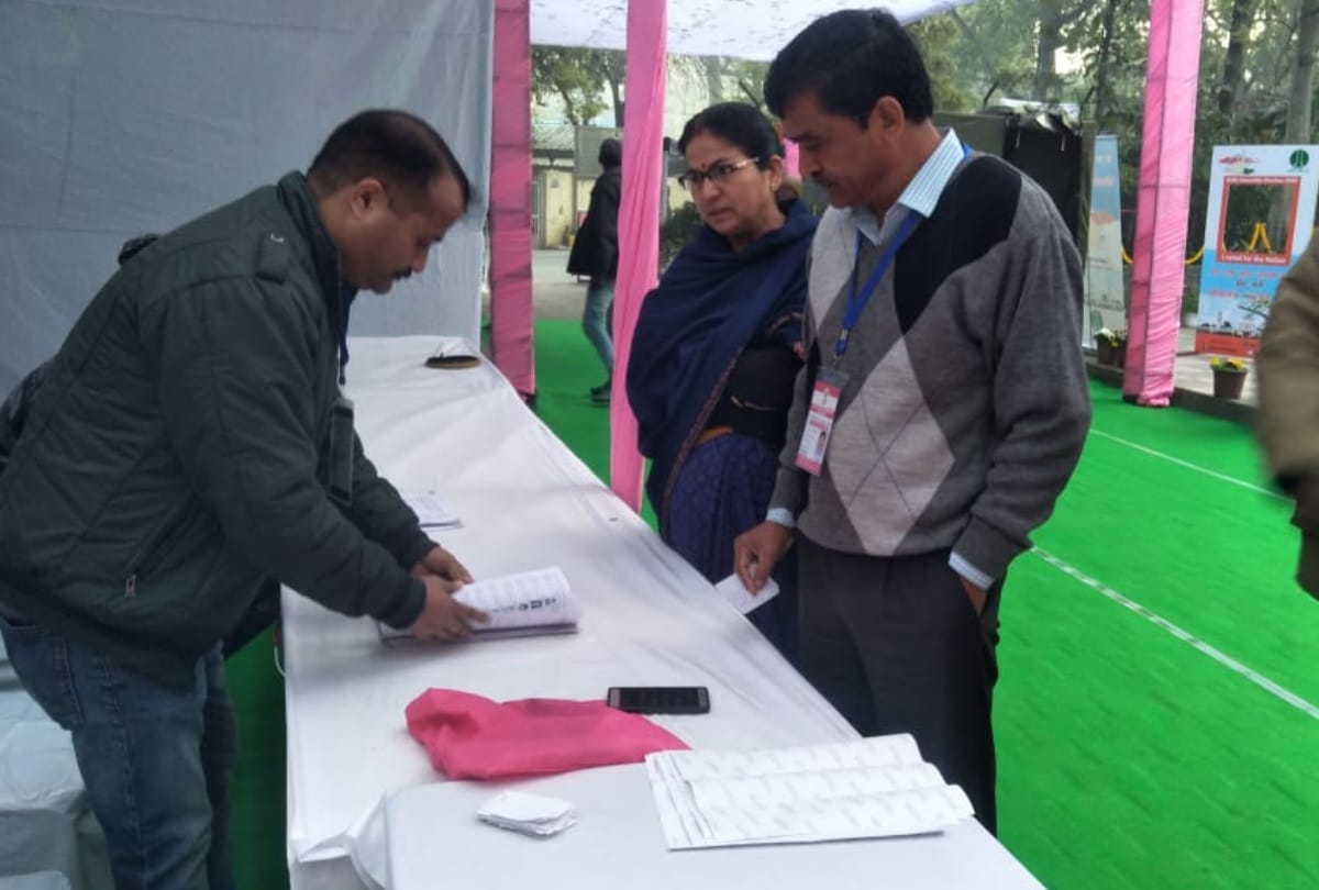 Delhi Election 2020 as polling day arrive country hopes with delhi voters see photos