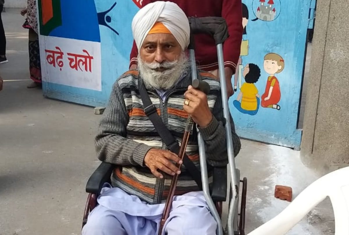 Delhi Assembly Elections: entire barati reached with groom to vote in laxmi nagar