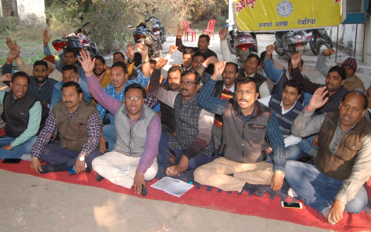 dharna,jE,missbehave