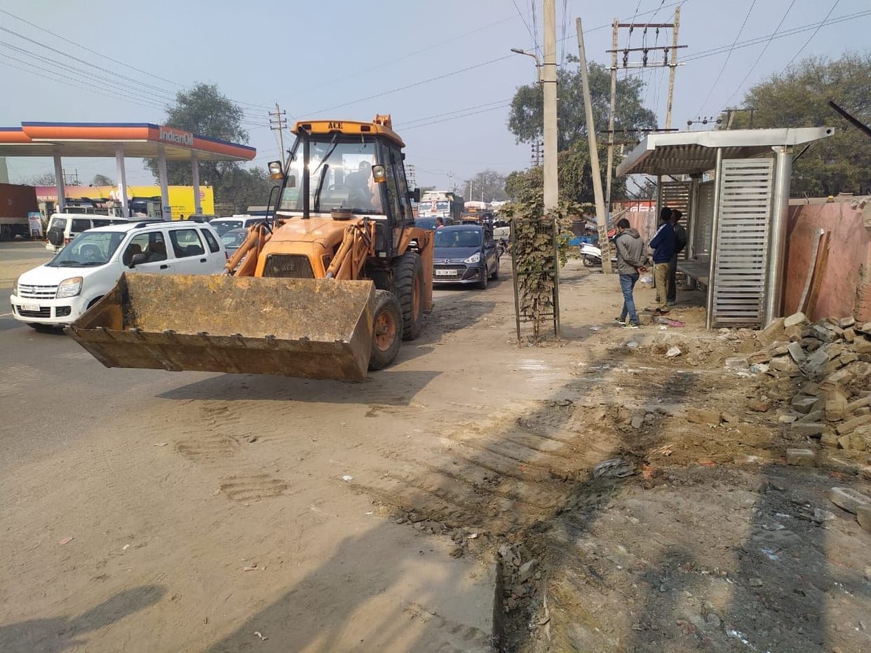 city in police, administation, carporation and road safety oragnization jointed  work for  encorchment and road jam.