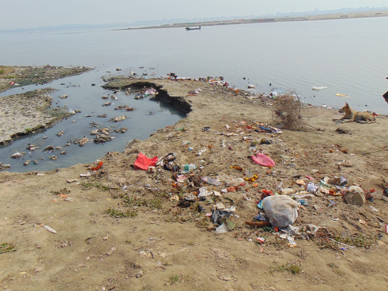 The ghat is now in disarray at the arrival of Ganga Yatra in ghazipur