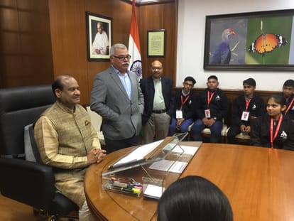 Lok Sabha Speaker Om Birla meets students of Atul Maheshwari Scholarship