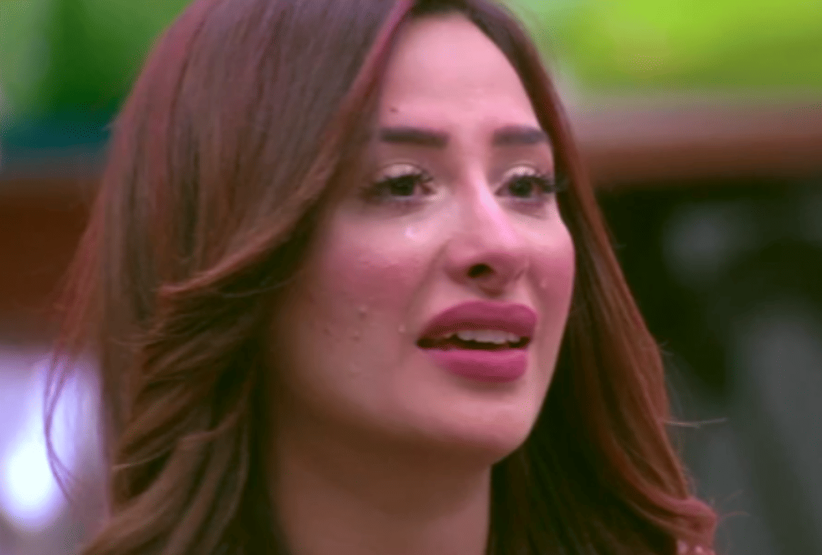 Mahira Sharma Award Controversy Officials Take Legal Action Against Man Who Gave Her Certificate