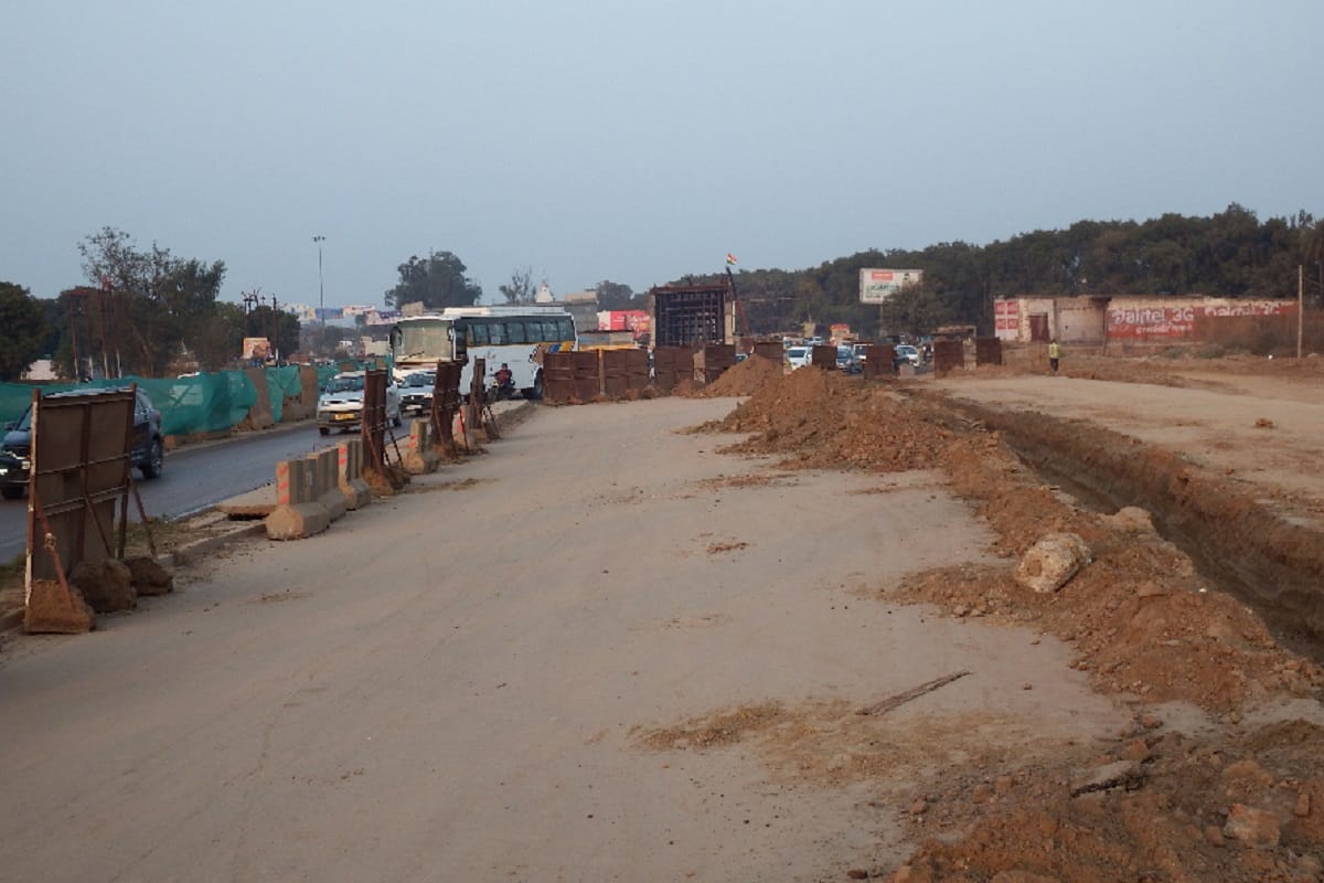 Negligence of engineers has been revealed in Partapur construction work for Delhi-Meerut Expressway