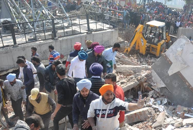 Punjab News: Building Collapses At Kharar, Negligence Of Administration