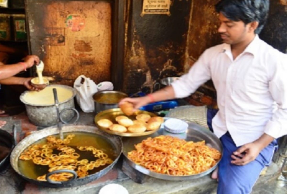 Varanasi breakfast kachori jalebi banaras galiyan
