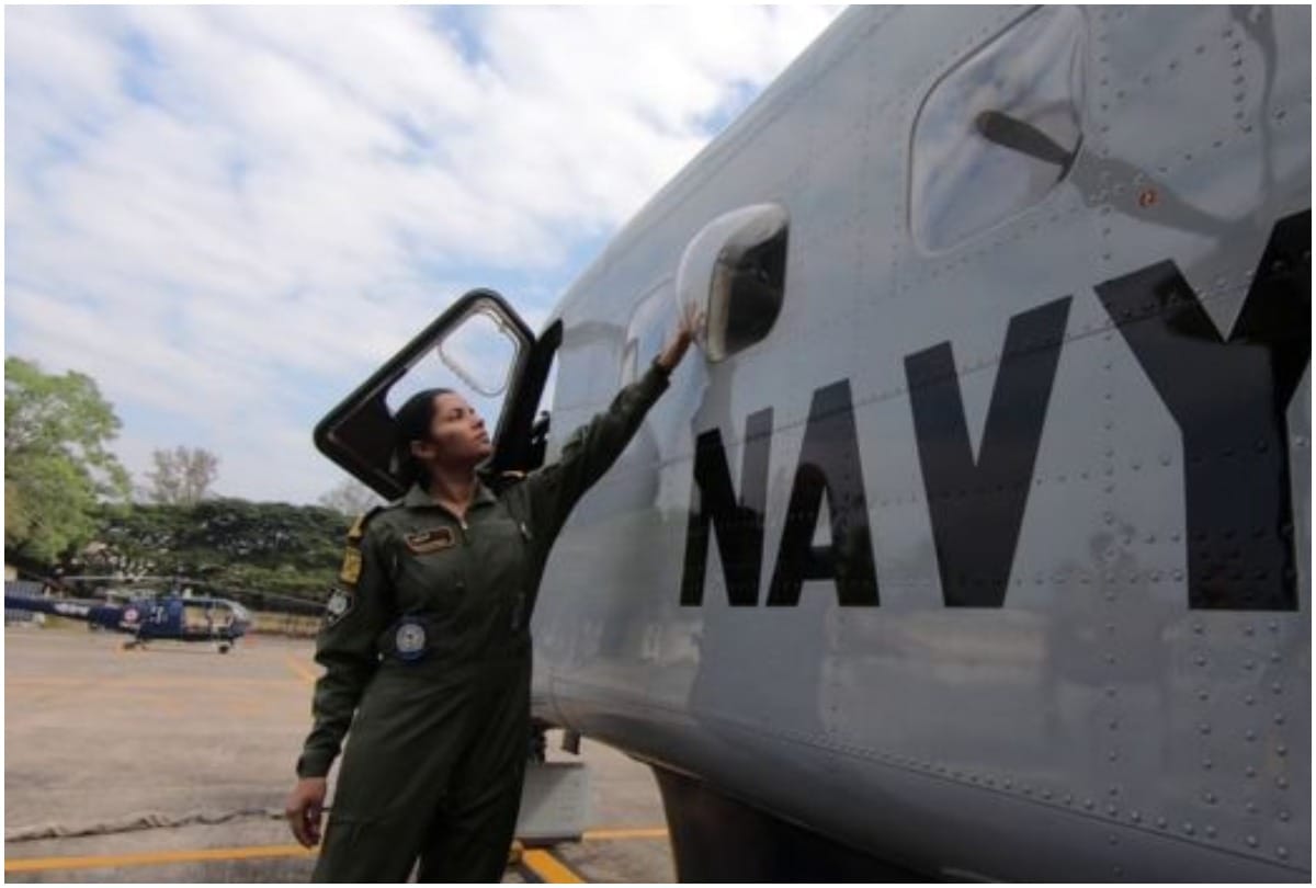 shivangi singh first woman pilot in indian navy