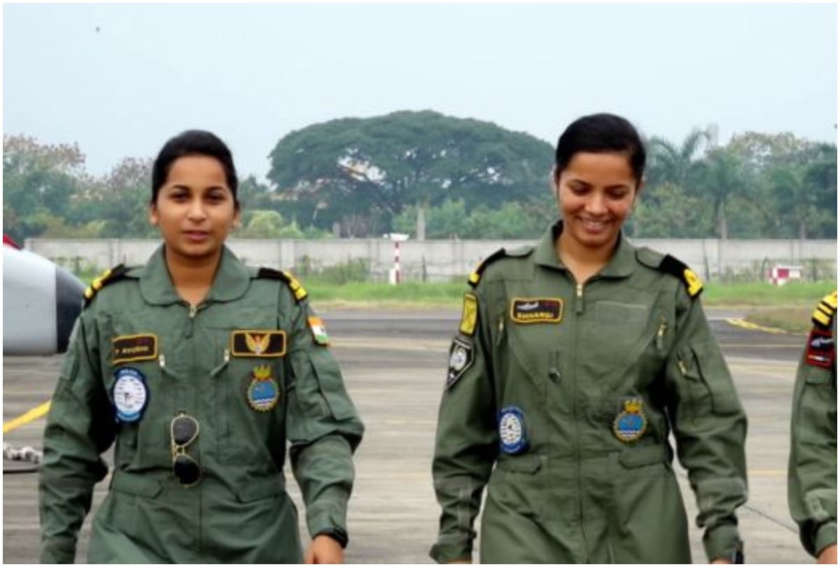shivangi singh first woman pilot in indian navy