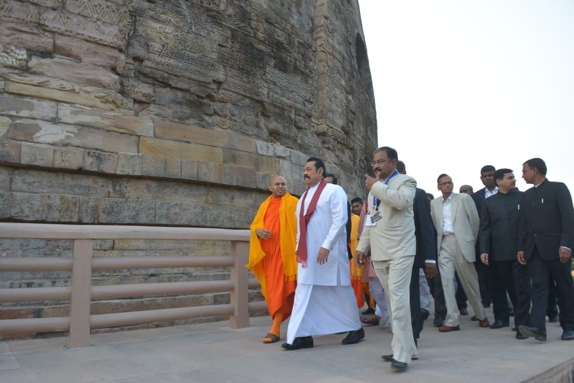 Look at the Photos of Sri Lankan PM's self-righteous devotion and unwavering faith in Hinduism