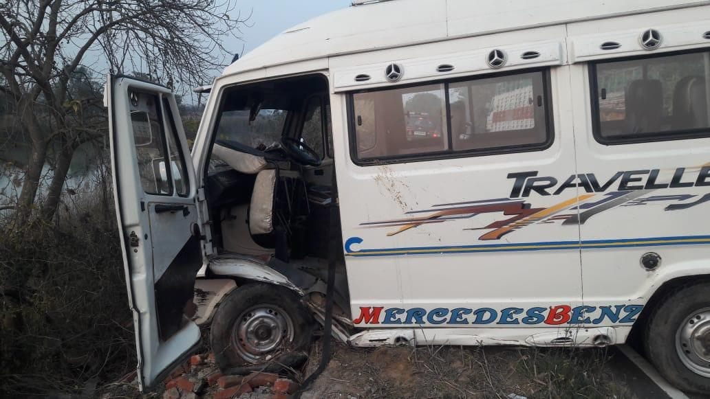 high speed uncontrolled mini bus reached in bank of gangnahar, breath stop