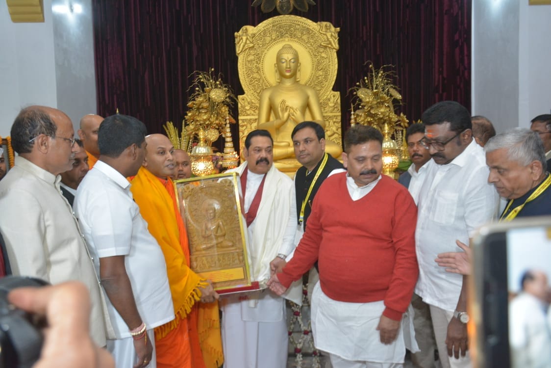 Look at the Photos of Sri Lankan PM's self-righteous devotion and unwavering faith in Hinduism