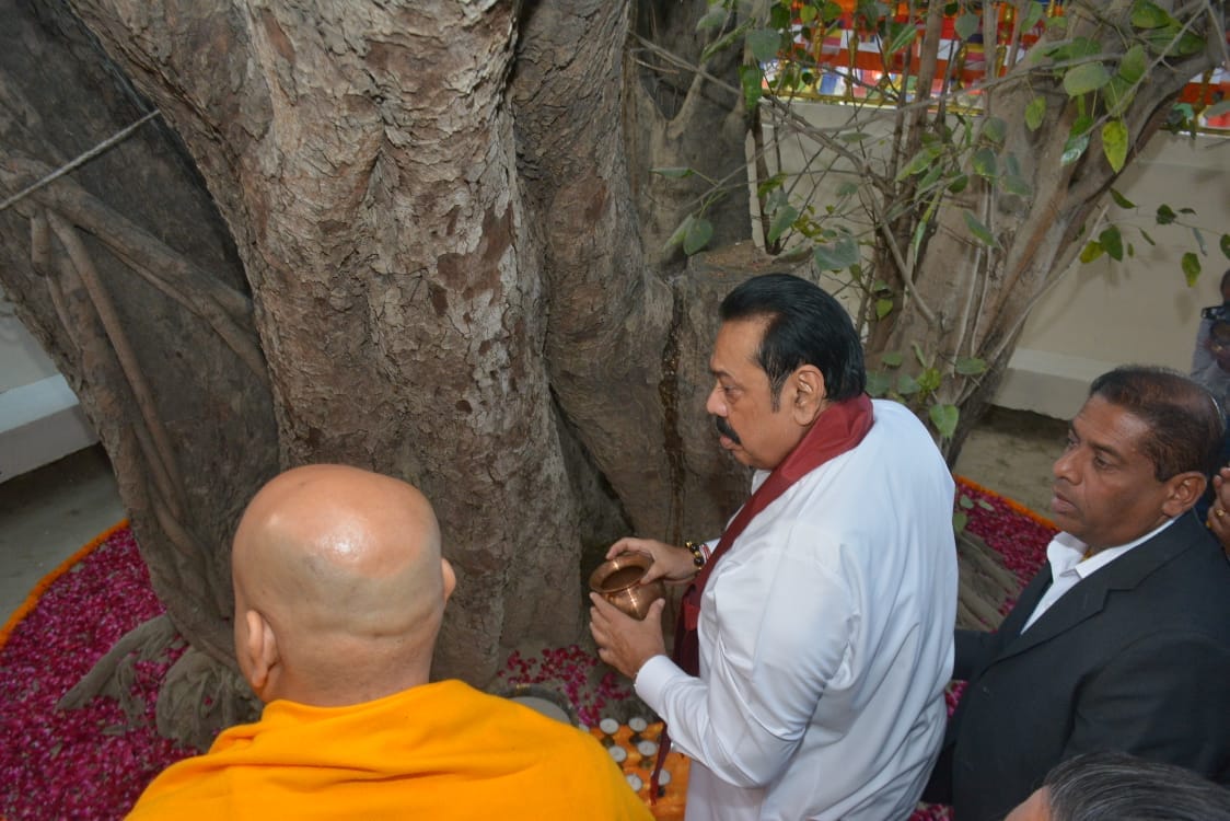 Look at the Photos of Sri Lankan PM's self-righteous devotion and unwavering faith in Hinduism