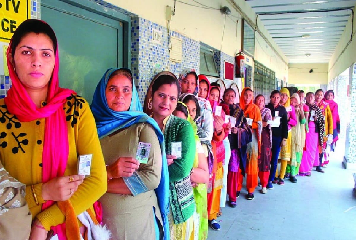 women voters played full responsibility in democracy 