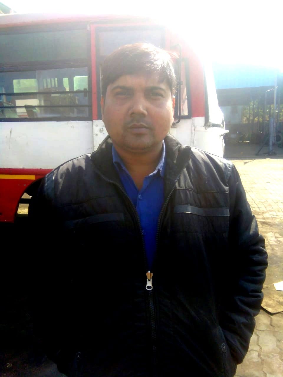 Seven lakh jewels stolen from female passenger's bag