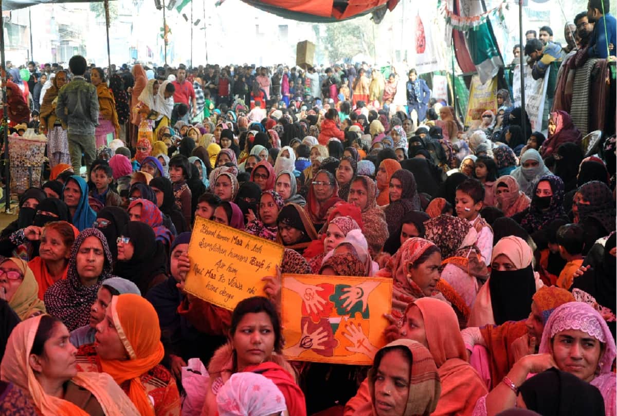 Anurag Kashyap visited Jamia and Shaheen Bagh to meet protesters