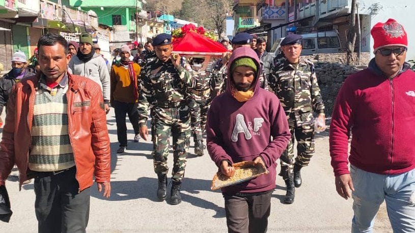 Last rites of SSB jawan and his relative killed in car accident