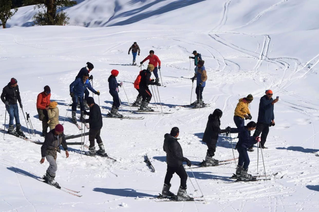 Railway employees took the adventure of skiing