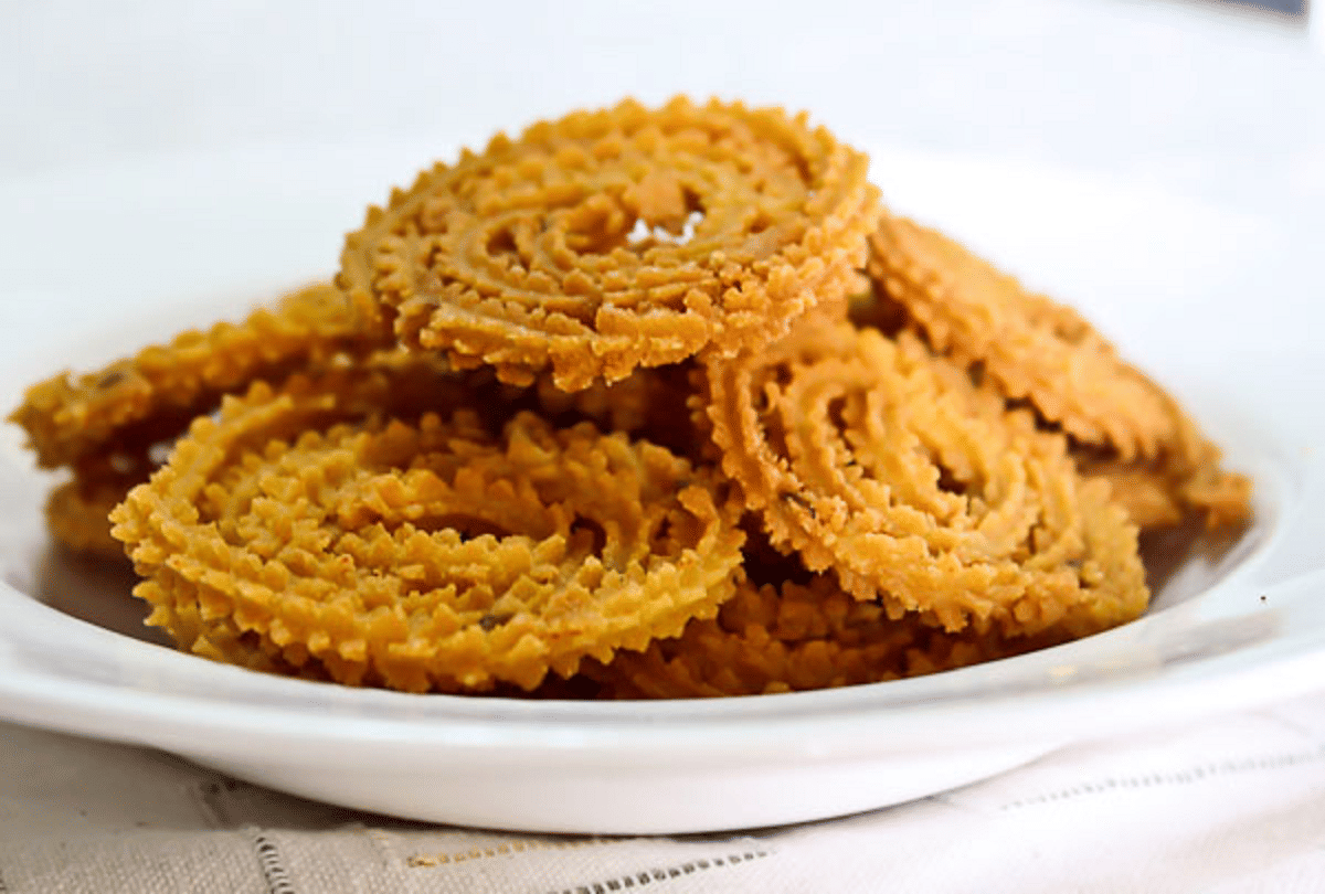 Diwali 2022: Keep your diet balanced and joyful in the festival