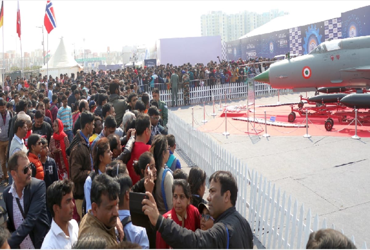 Defense Expo 2020 Long line at audience on Entry gate