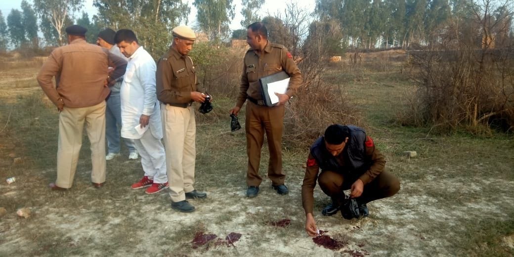 car riders attacked with a knife near the grain market gate