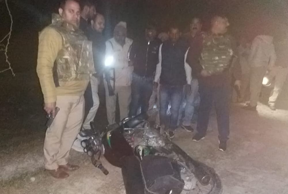 police encounter in jalim kheda of banthara in lucknow