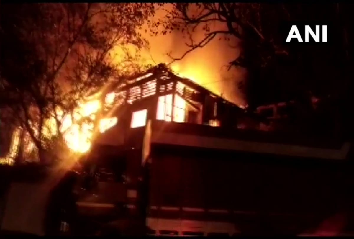 A fire breaks out at Sassoon Dock in Colaba and eight fire tenders are present at the spot