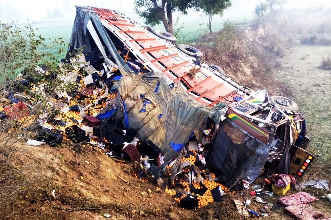 etawah news accident