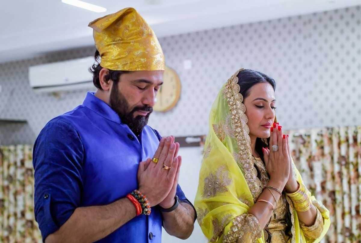 kamya punjabi and shalabh dang get engaged photos viral