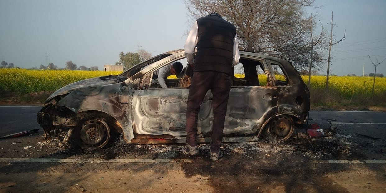 fire in car, driver safe, fire, fatehabad