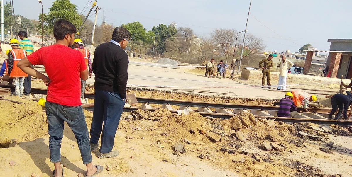 Opening gate, traffic started after laying railway line, fatehabad