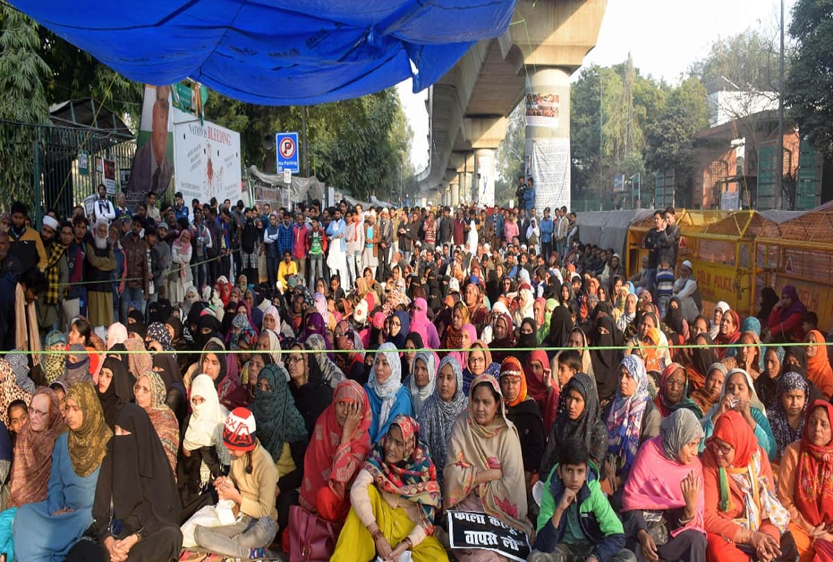 Anurag Kashyap visited Jamia and Shaheen Bagh to meet protesters