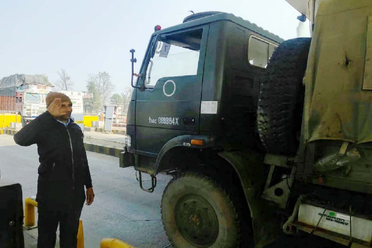Army officers and jawan will be honored with salute at every toll plaza of the country