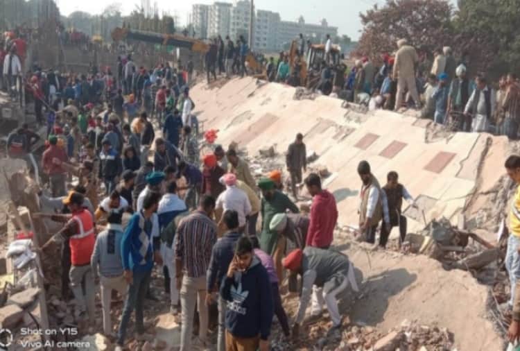 Building collapses in Punjab’s Kharar, People helped in rescue operation
