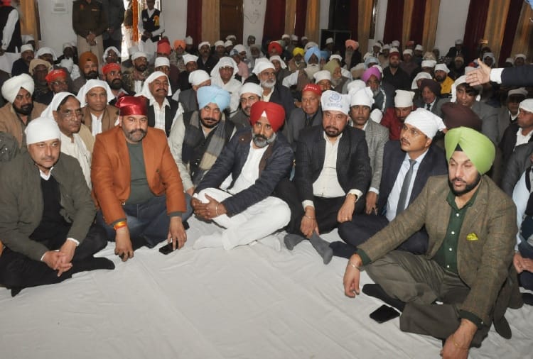 Minister Sadhu Singh Dharamsot reached at State level function