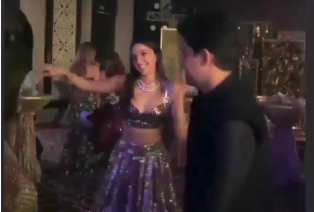 Kiara Advani spotted outside the house of Rumoured Boyfriend Siddharth Malhotra