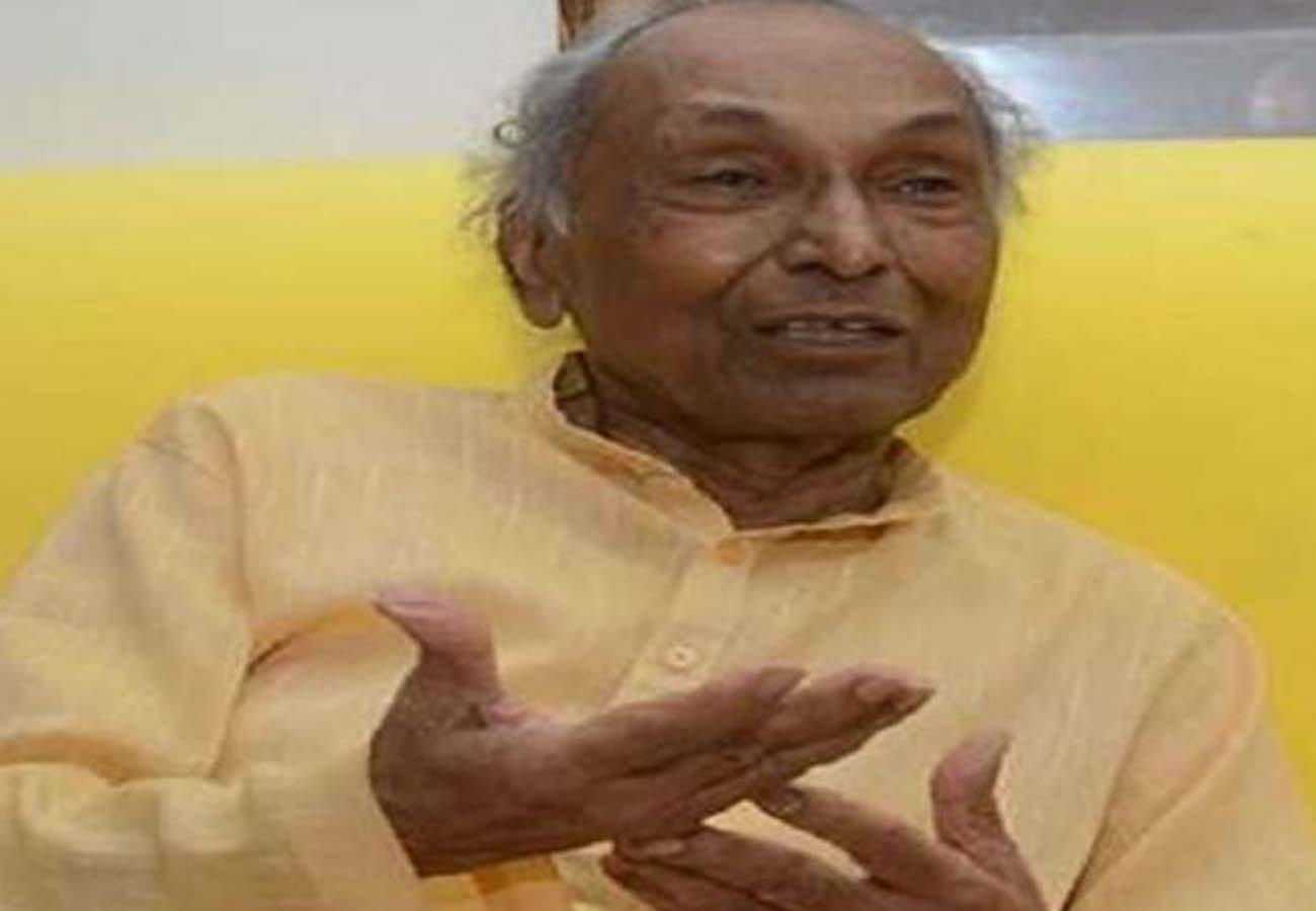 when Padma Shri Giriraj Kishore reacted sharply to the statement of Shia Waqf Board Chairman