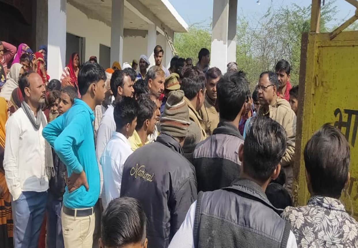 Dead body of laborer husband and wife found in house under construction in auraiya