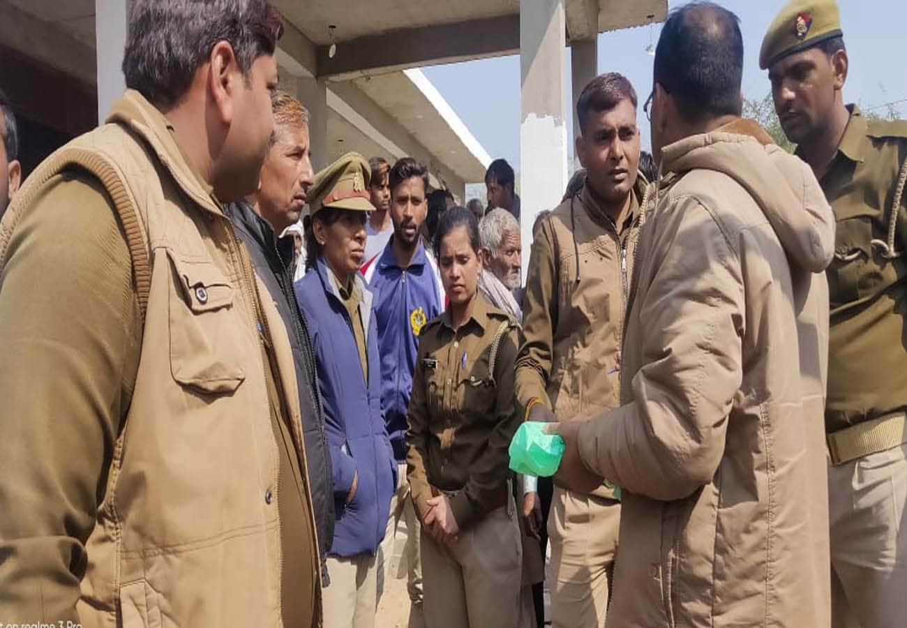 Dead body of laborer husband and wife found in house under construction in auraiya