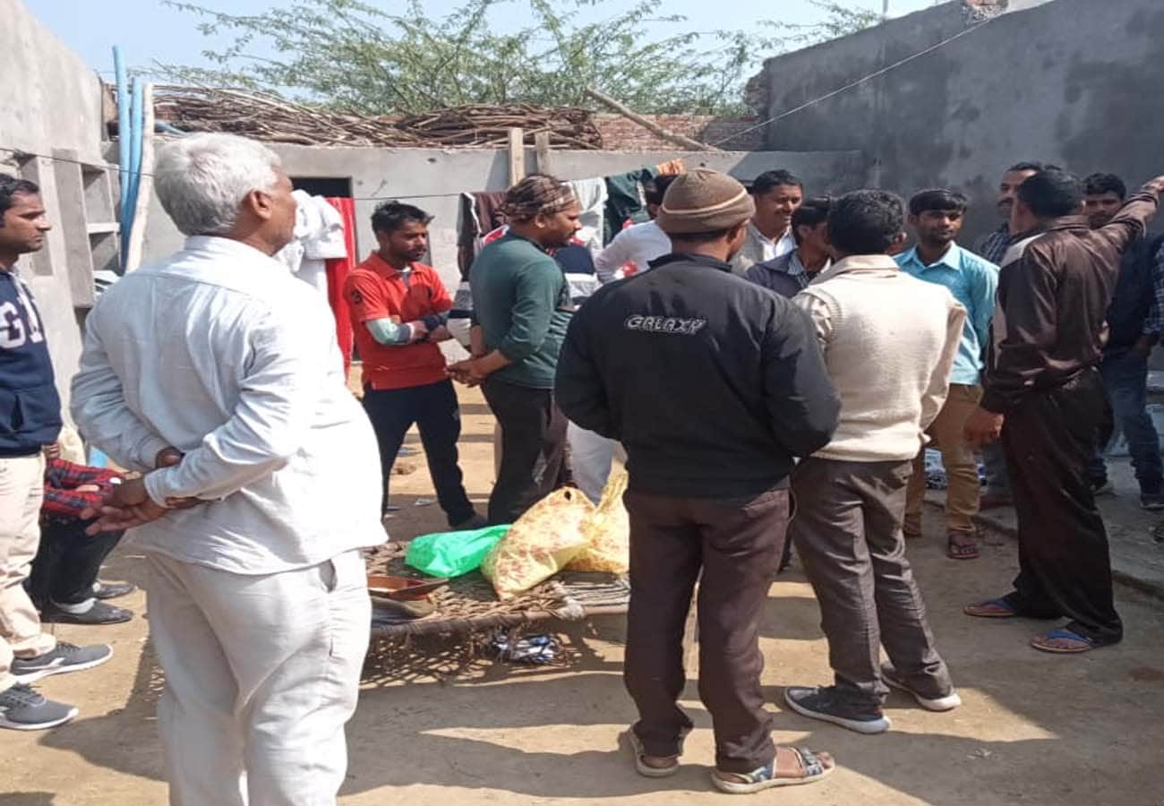 Dead body of laborer husband and wife found in house under construction in auraiya