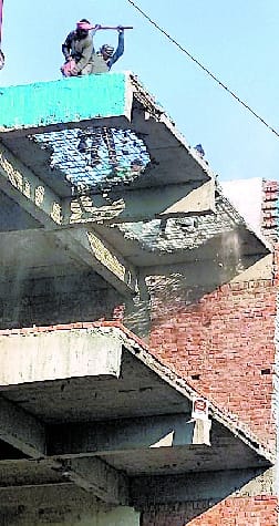 Bareilly: BDA demolishes illegal construction of complex