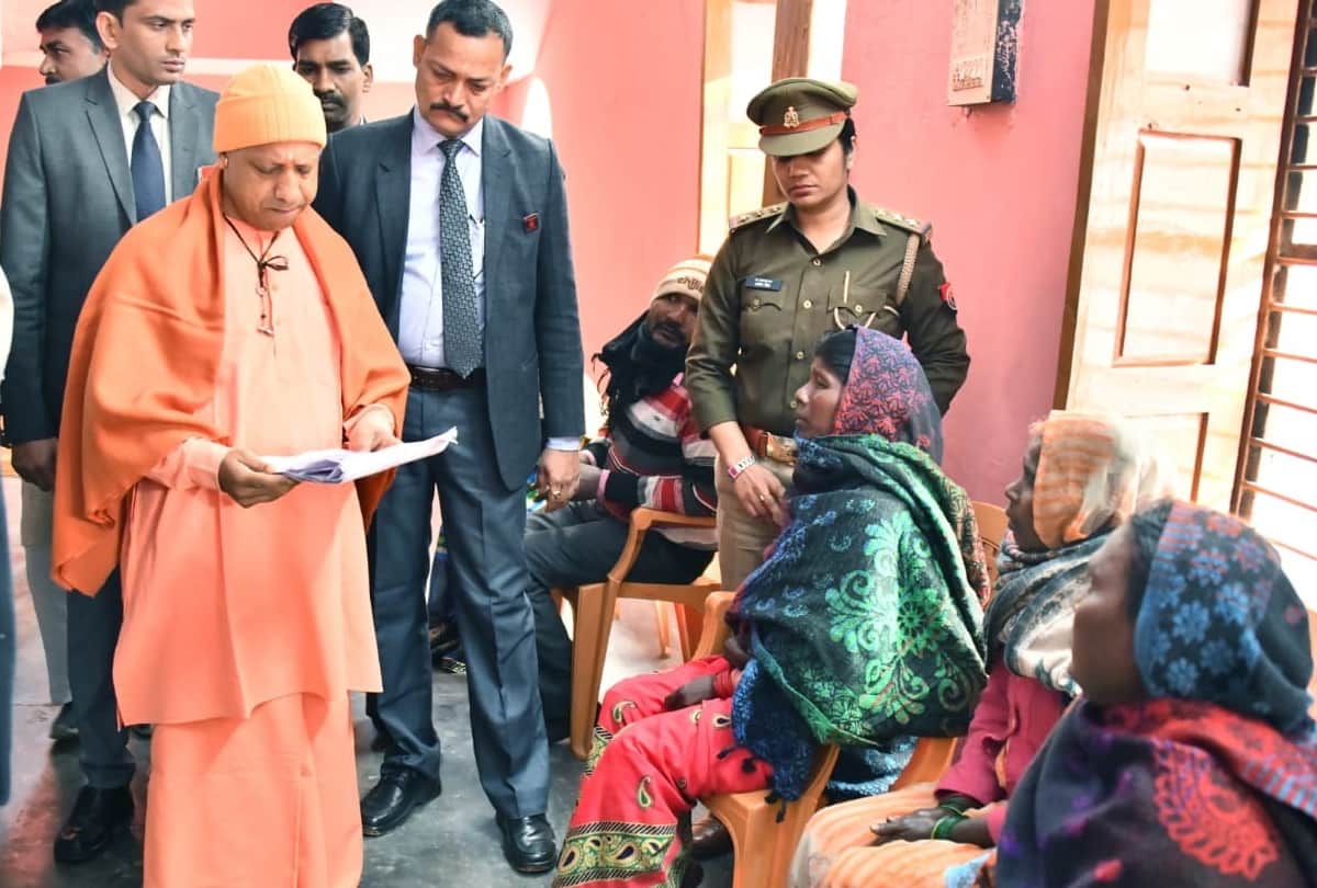 CM Yogi yogi adityanath hearing people in janta darbar at Gorakhnath Temple in Gorakhpur