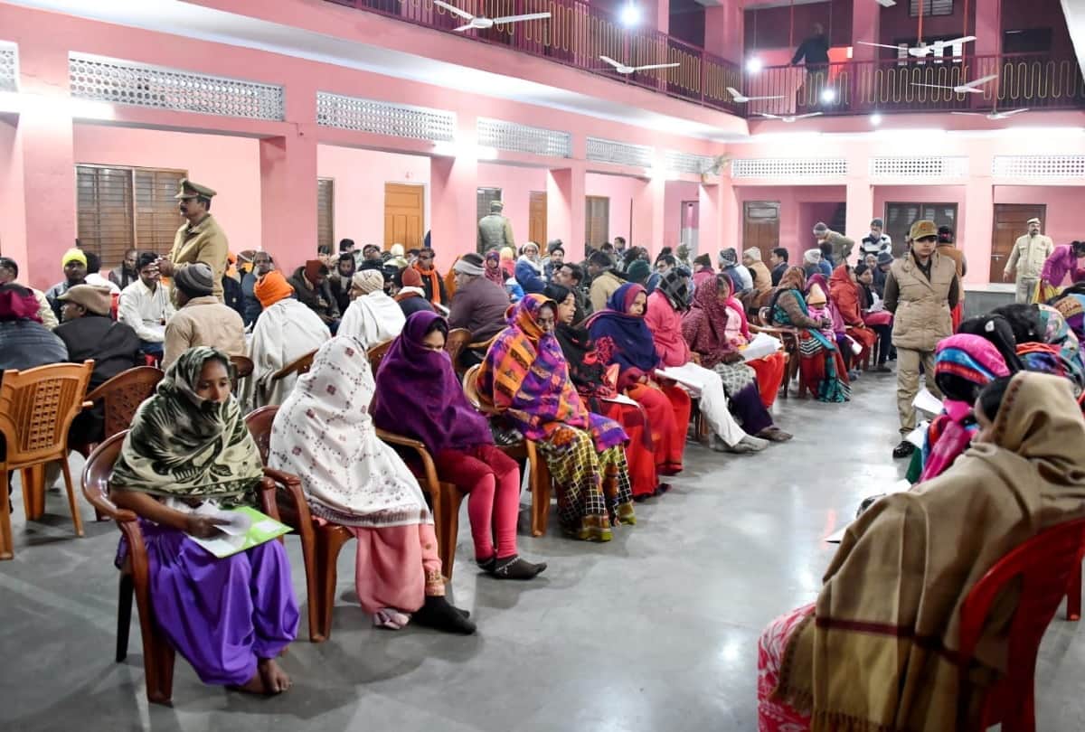 CM Yogi yogi adityanath hearing people in janta darbar at Gorakhnath Temple in Gorakhpur