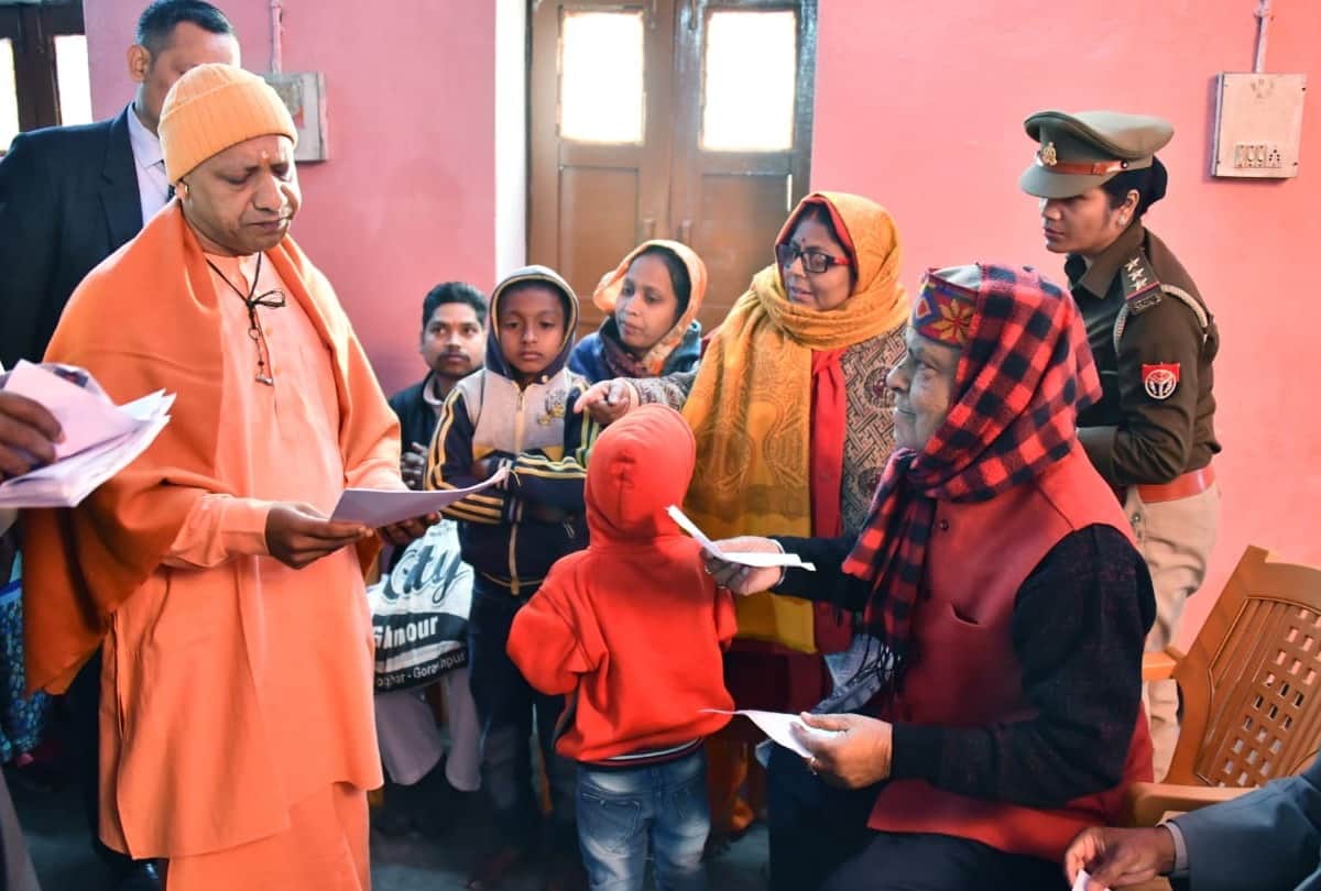 CM Yogi yogi adityanath hearing people in janta darbar at Gorakhnath Temple in Gorakhpur