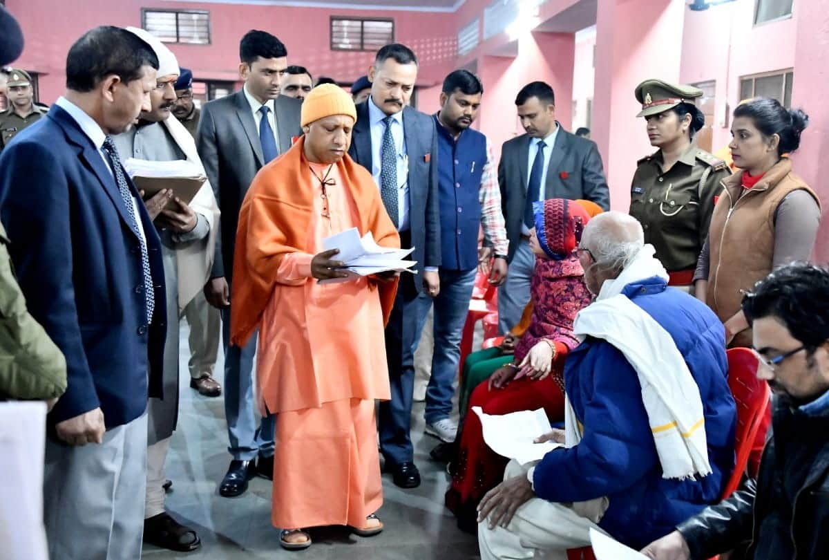 CM Yogi yogi adityanath hearing people in janta darbar at Gorakhnath Temple in Gorakhpur