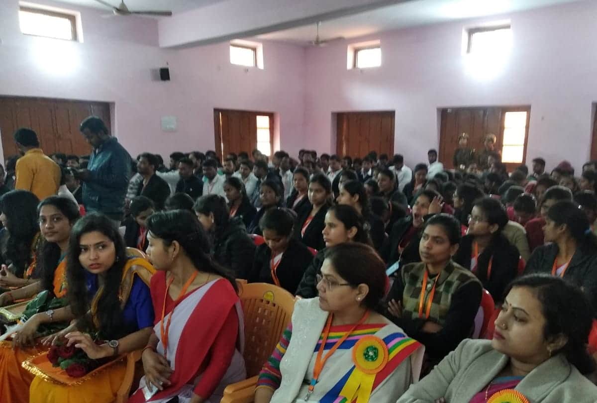 chief minister yogi adityanath attend seminar on digvijaynath lt college gorakhpur