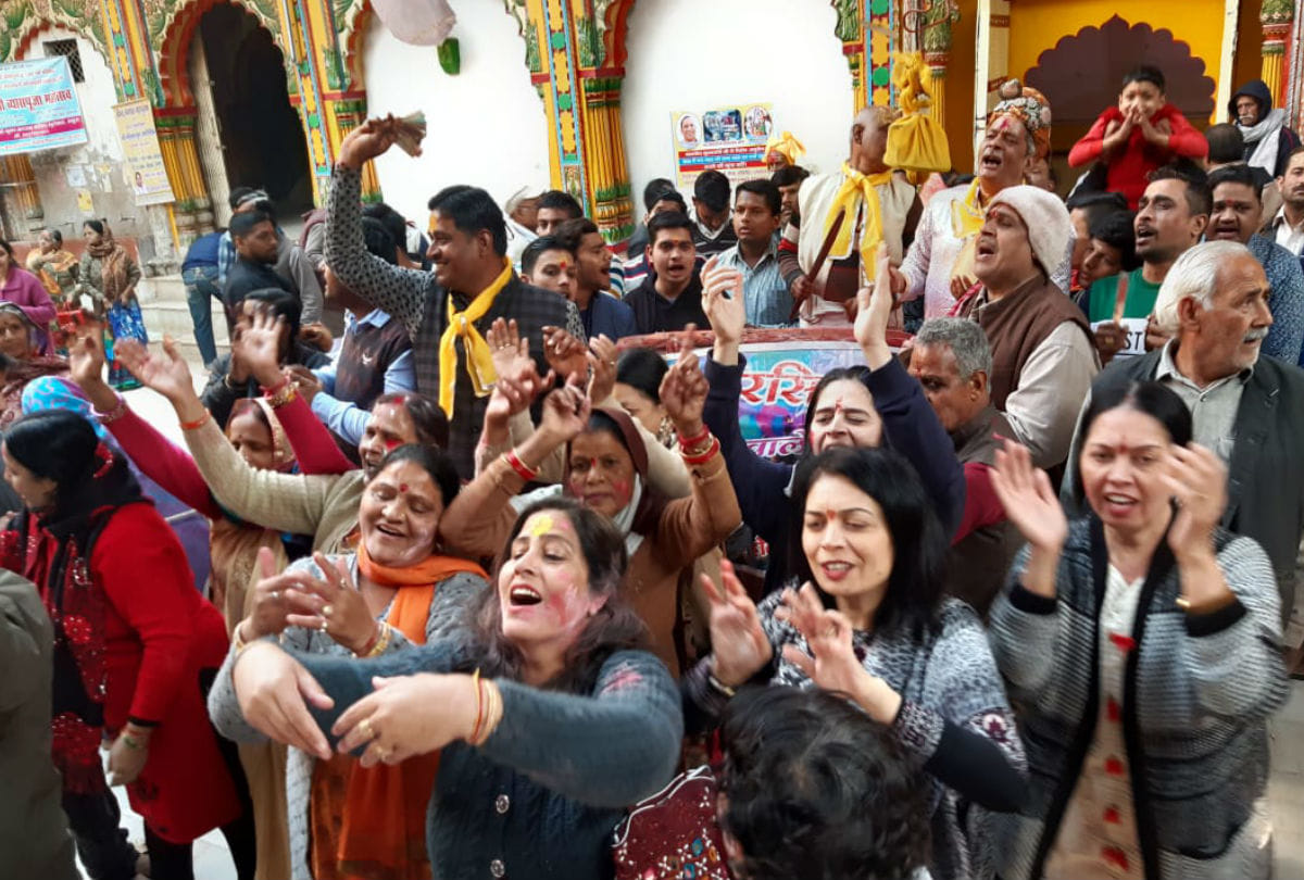 Holi Celebration In Dwarkadhish Mandir Mathura